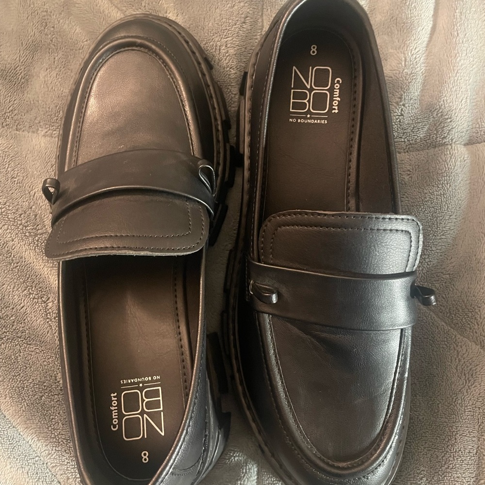 No Boundaries Dark Leather women’s loafer slip ons size 8